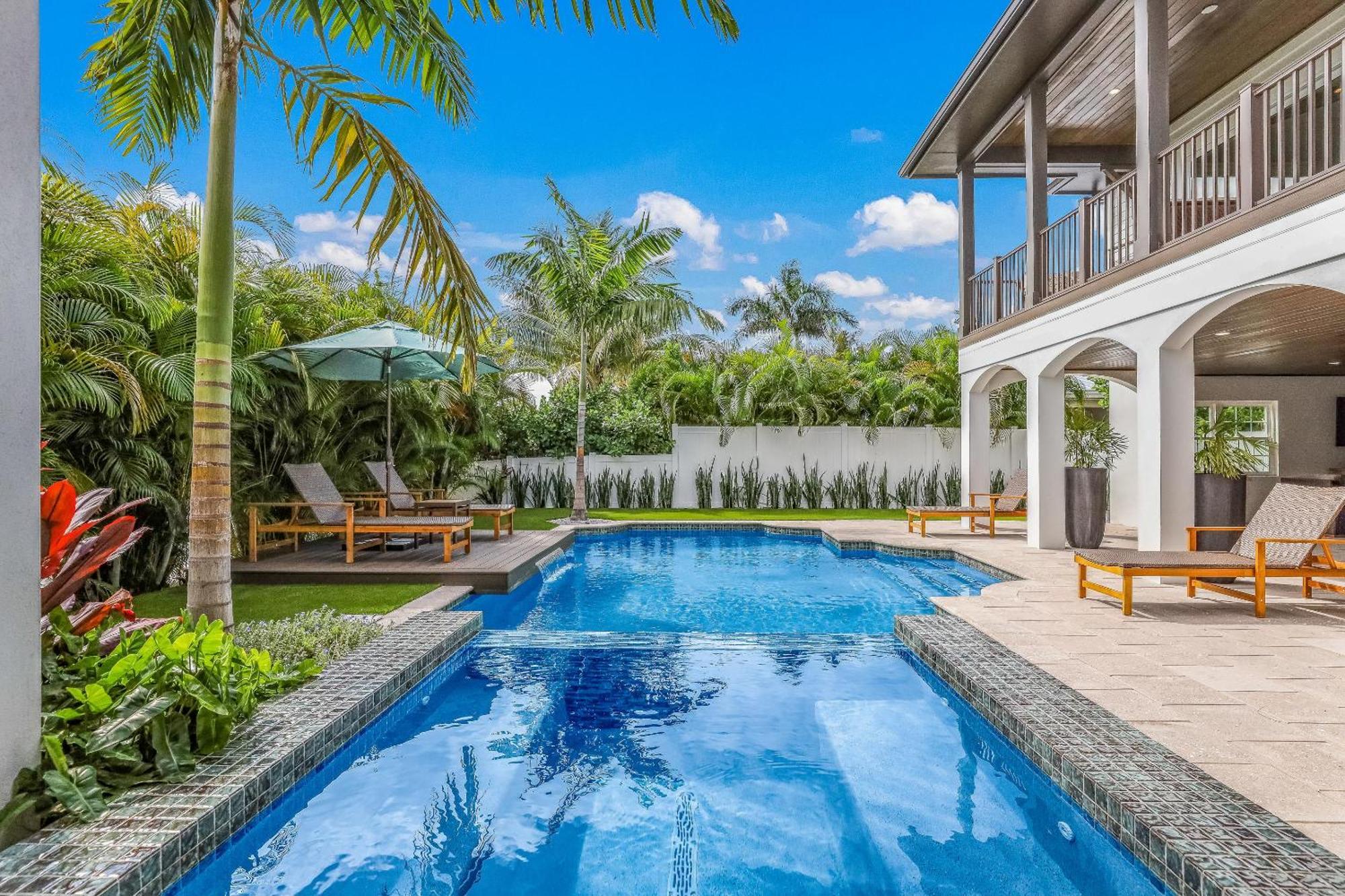 Banyan Manor Villa Anna Maria Exterior photo