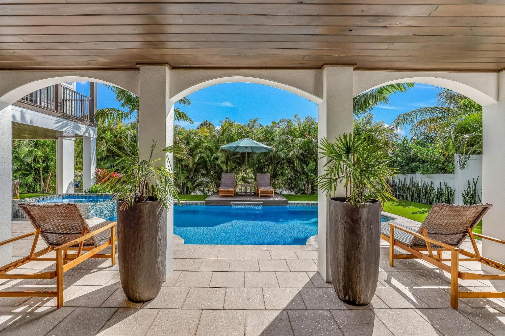 Banyan Manor Villa Anna Maria Exterior photo